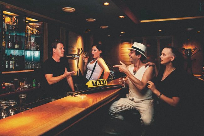 Love Shack - TAXI. Ronald Lechtenberg (guit, voc), Ley (bass) und Romana Dombrowski (voc). Ihre Art, die Klassiker der Soul und R n‘ B Ära neu zu interpretieren, ist sowohl mitreißend als auch unterhaltsam. Hinzu kommen Eigenkompositionen von TAXI Gründer Ronald Lechtenberg. Mit Überraschungsgästen ist zu rechnen!